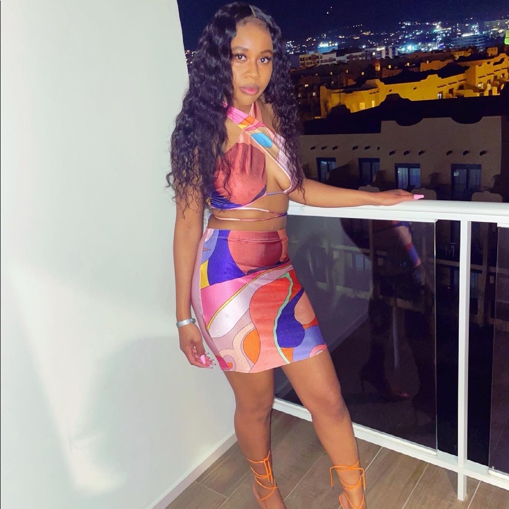 Multi colored 2piece skirt set